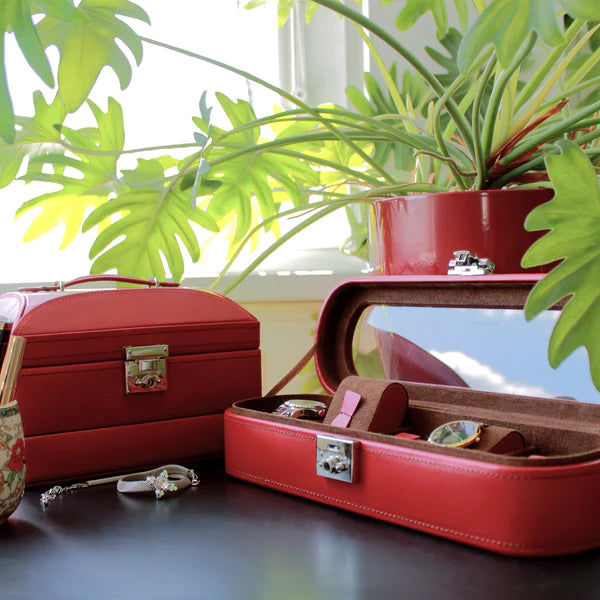Designer-Watch-Box-in-Scarlet-Decor