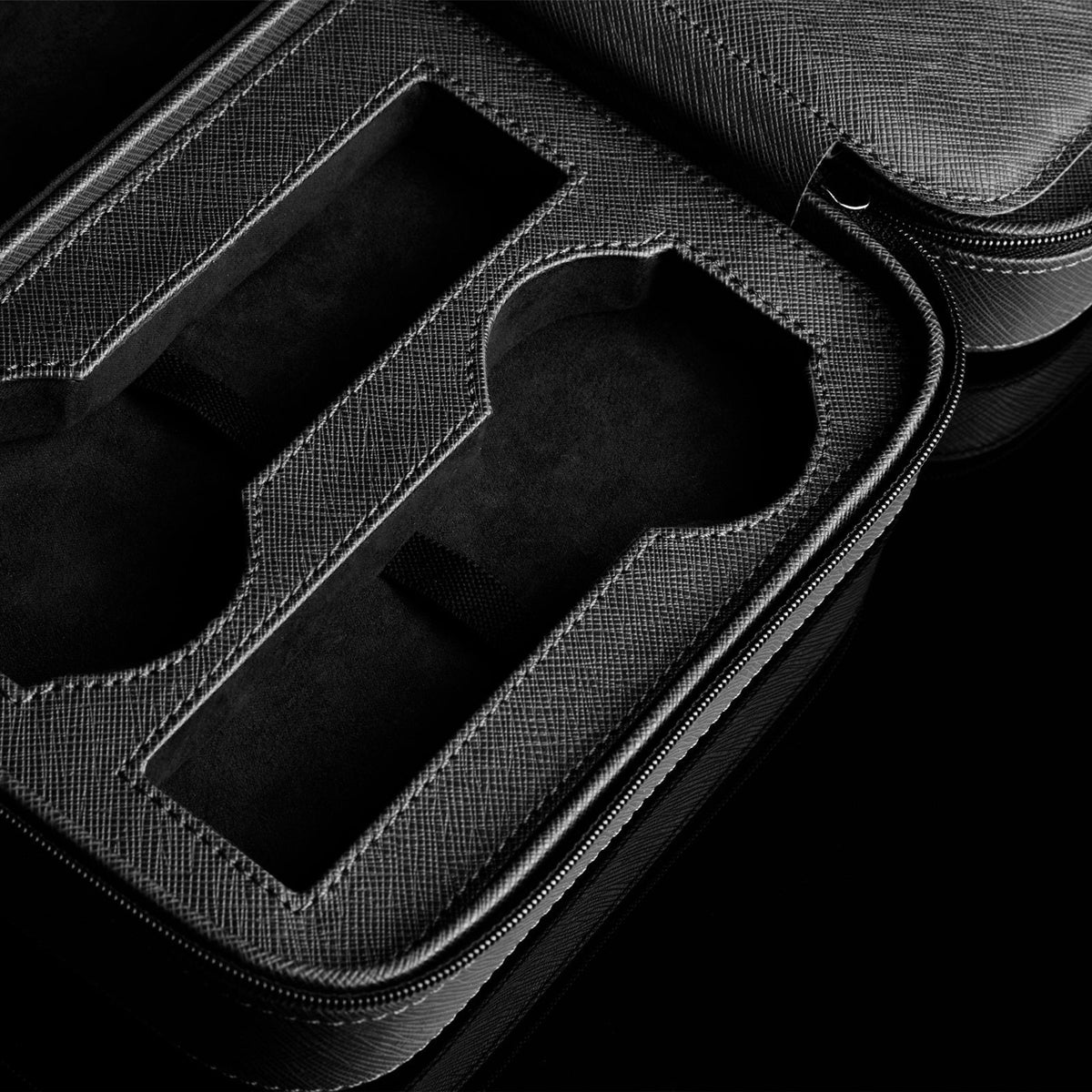 Watch Box - Saffiano Black Lifestyle-8-Le Remontoir